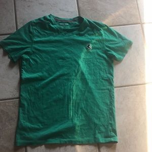 Men’s v-neck tee